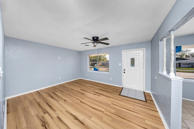 Photo - 4659 NW Ozmun Ave