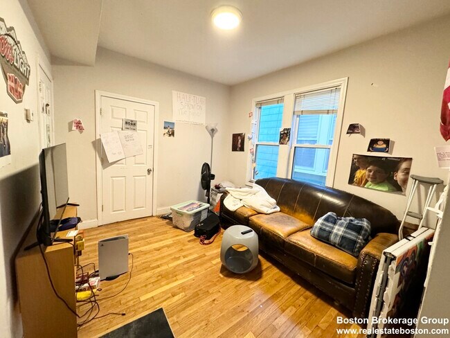 Photo - 733 Parker St Unidad 2