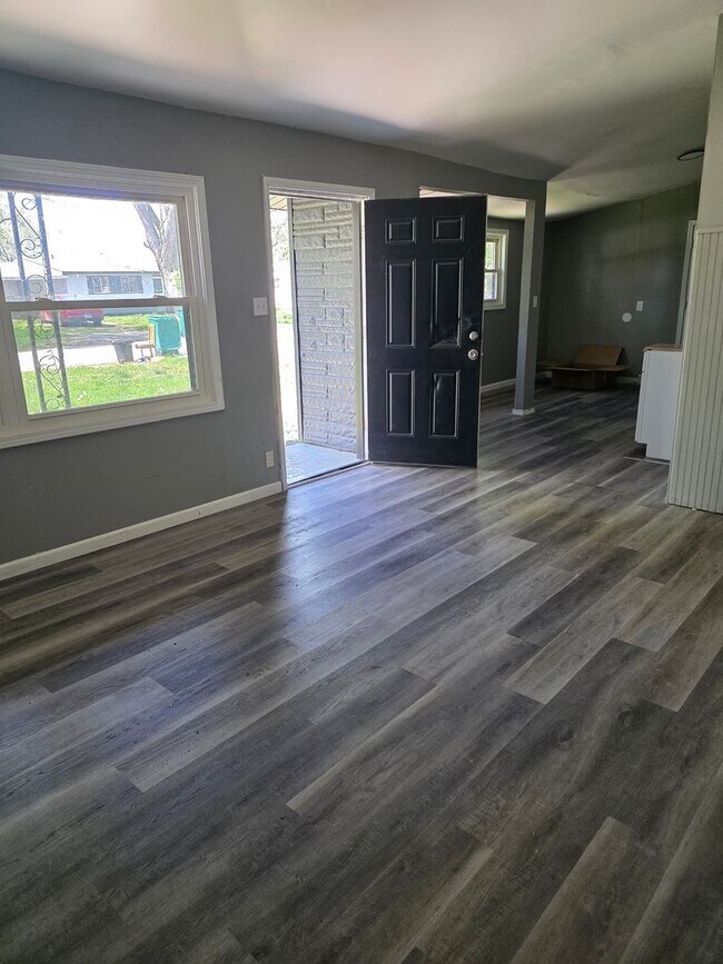 Photo - Nicely Updated 3BD/1BA Ready Now