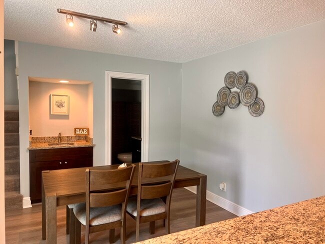 Photo - 141 E Riverside Dr