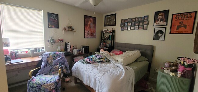 Photo - 836 W Georgia St