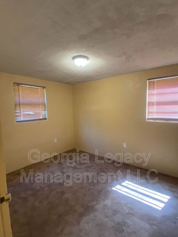 Photo - 65 Hughes St