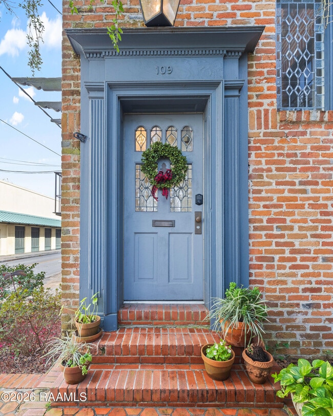 109 French St
