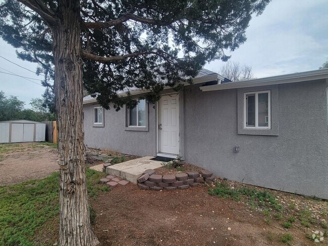 Building Photo - 404 S Race St Rental