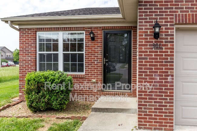 Photo - 300 Elkchester Cir