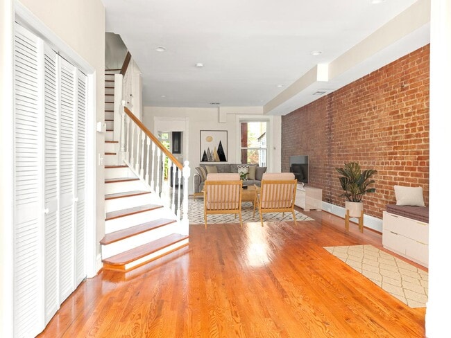 Photo - 155 U St NW
