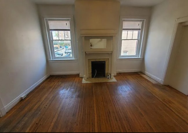 Photo - 421 W Grace St