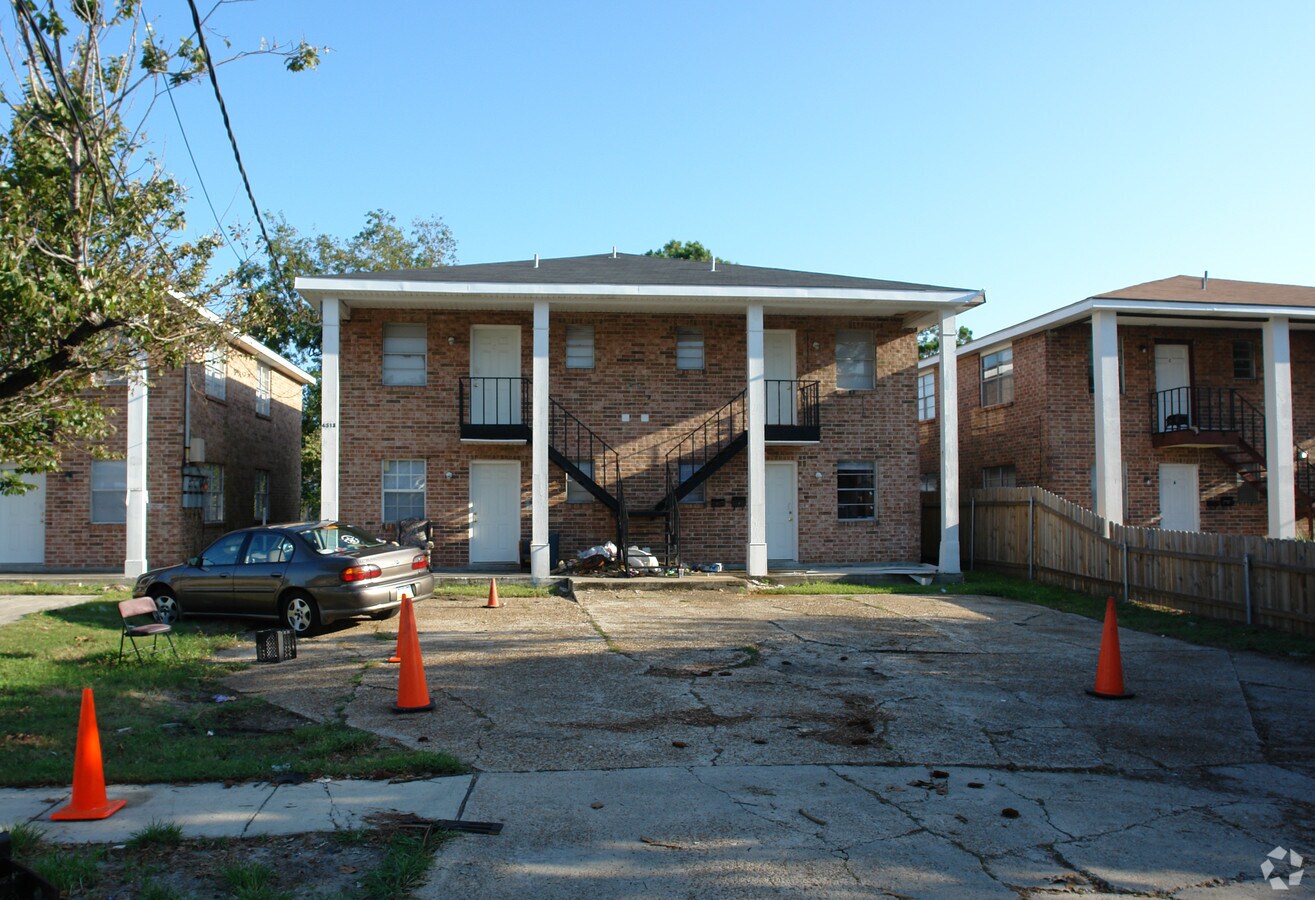 Photo - 4513 Yale St