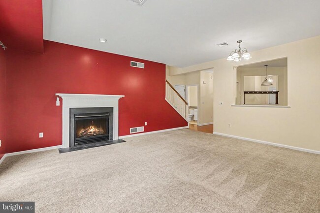Photo - 645 Springhouse Ln