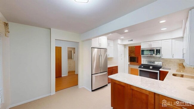 Photo - 157 Willowbrook Dr