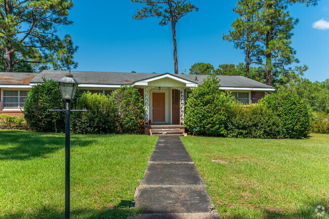 Building Photo - 73 Oaklawn Square Rental