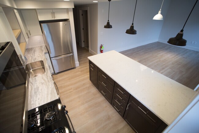 Photo - The Elizabeth Apartments Unit B