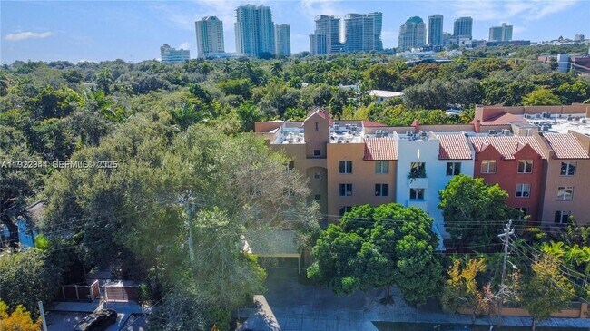 Photo - 2630 SW 28th St Unit 16