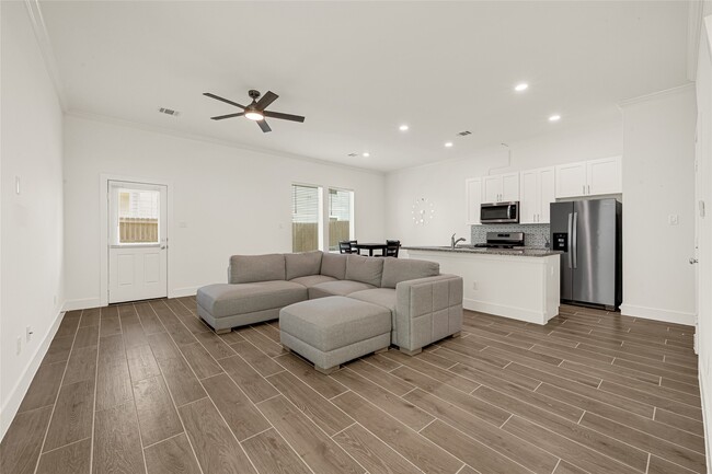 Photo - 6405 Leopold Star Ln
