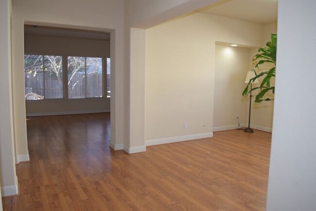 Photo - 2768 Westview Dr