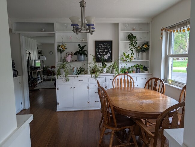 Photo - 2025 Bretton Pl