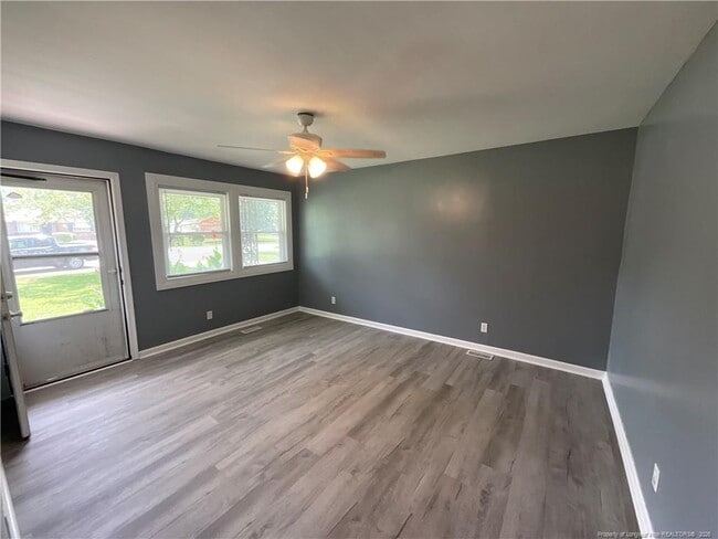 Photo - 1422 Grandview Dr