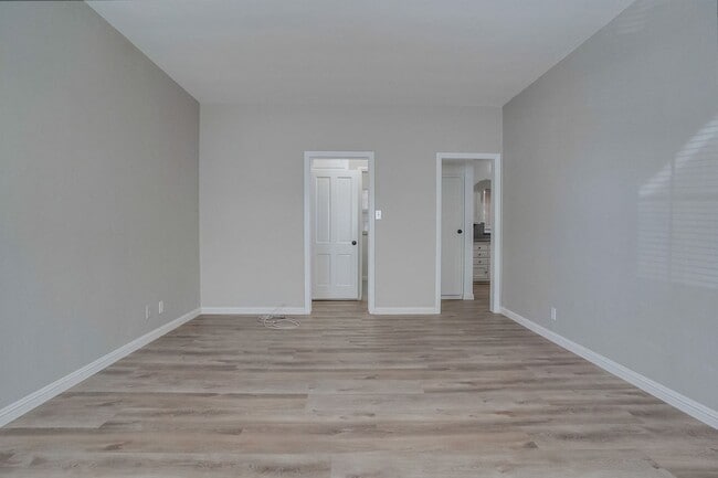 Photo - Beautifully Updated and Spacious 1B/1B in Belmont Shore! Unit B