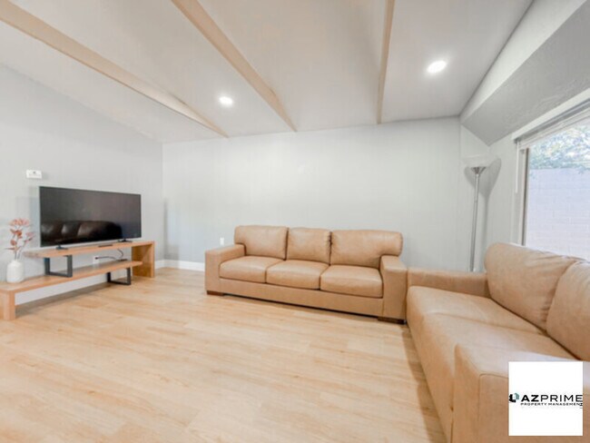 Photo - Make Yourself at Home in This Cozy 1/1 Pho...