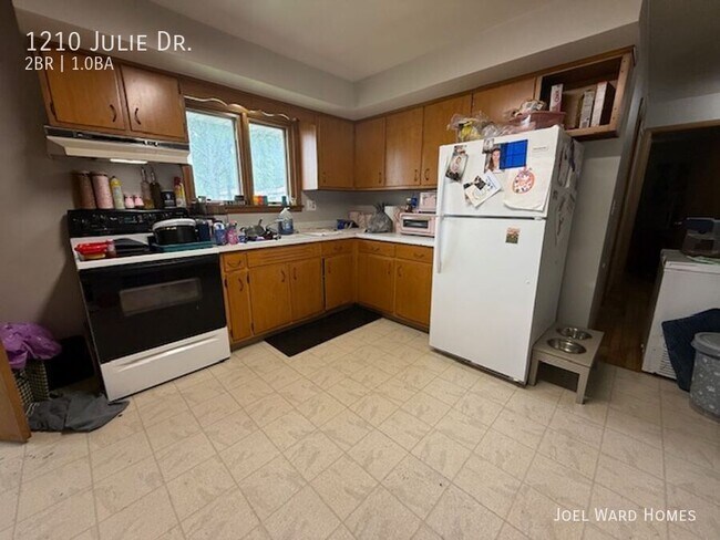 Photo - 1210 Julie Dr