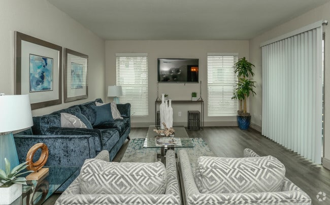 Photo - Commons at Westchase