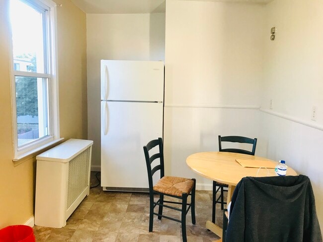 Photo - 362 E 235th St