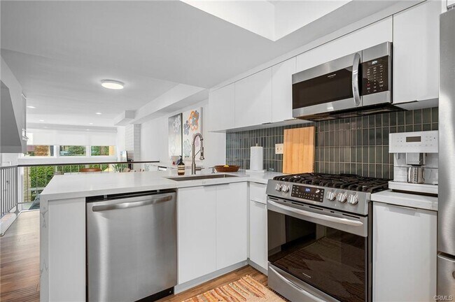 Photo - 5435 Yarmouth Ave