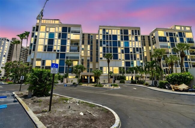 Building Photo - 7400 Sun Island Dr S Unit 411 Rental