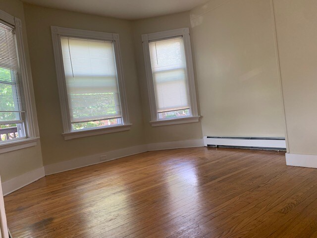 Photo - 172 Grafton St