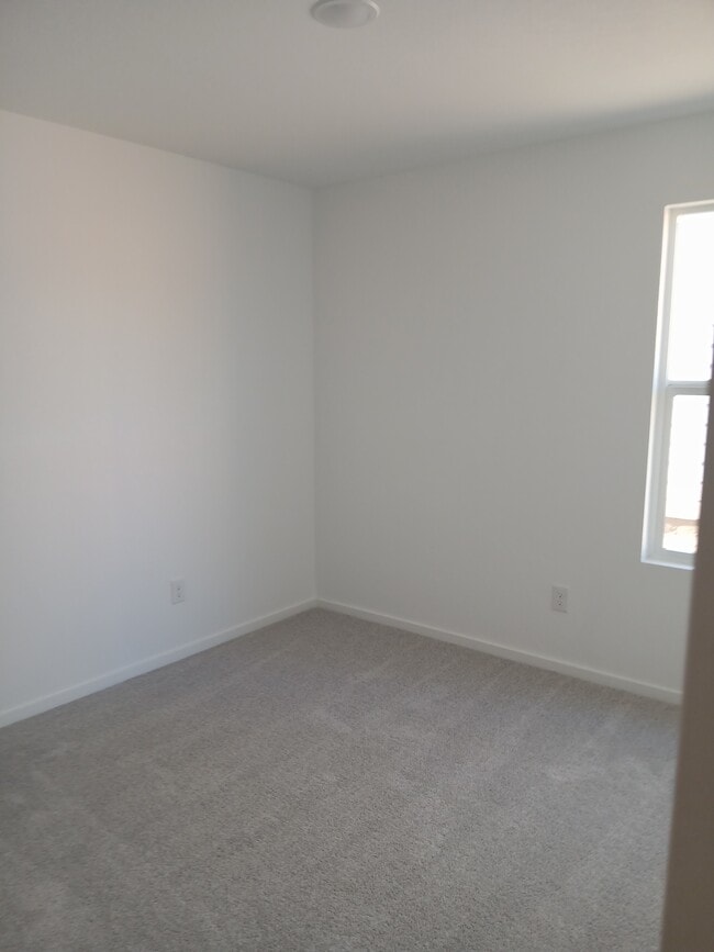 Photo - 732 Canyon Run