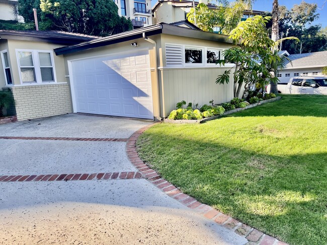 Photo - 5518 Riviera Way