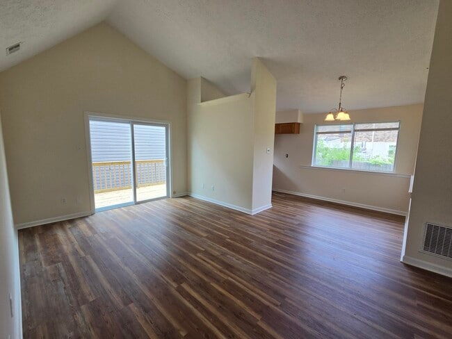 Photo - 1361 Grafton Dr