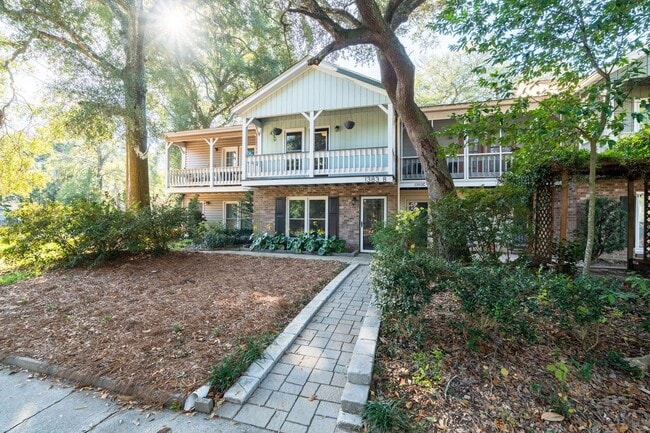 Photo - Modern Comfort on James Island!
