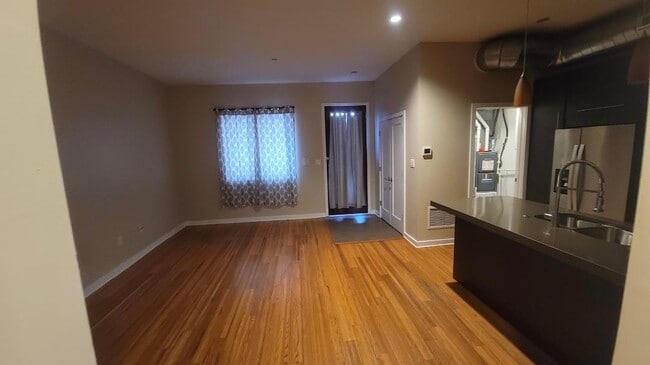 Photo - 1247 E Columbia Ave