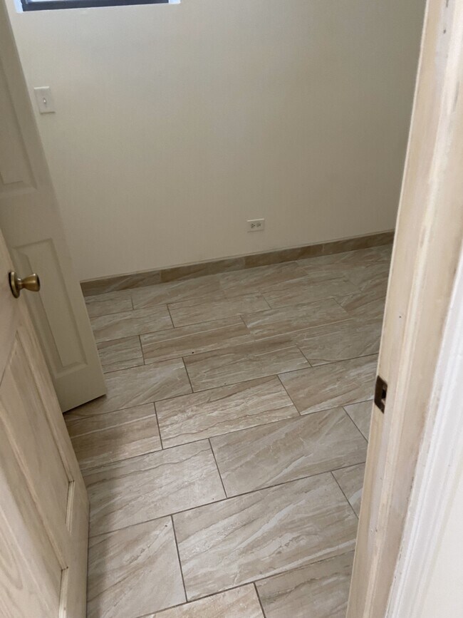 Photo - 1829 S California Ave Unidad 1