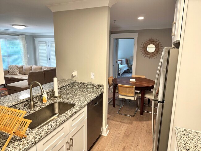 Photo - 2701 Selwyn Ave