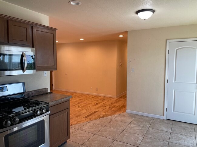 Photo - 1606 Pecan Cir