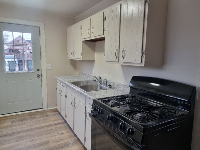 Photo - 214 N 15th St