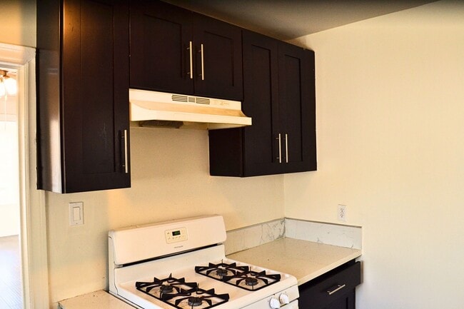 Photo - ??Newly Remodeled 2 Bed / 1 Bath Apartment... Unit 1190