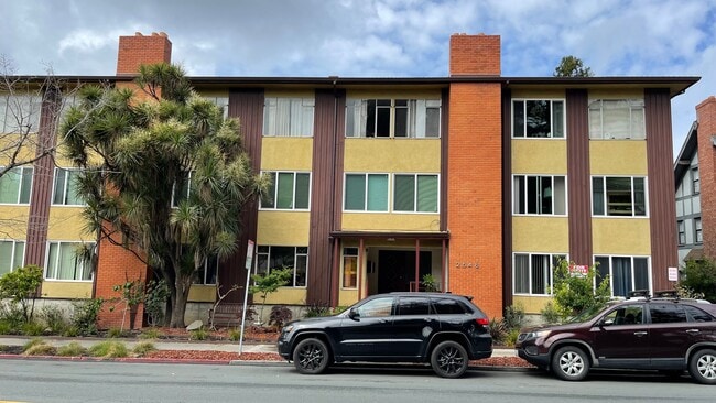 Photo - 2546 Warring St.