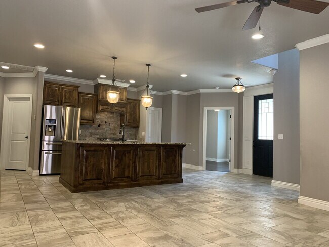 547 N Salem Rd