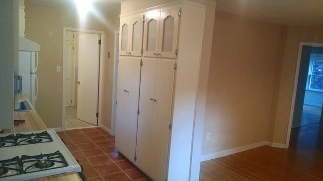 Building Photo - 1 Lovell Ave Unit A