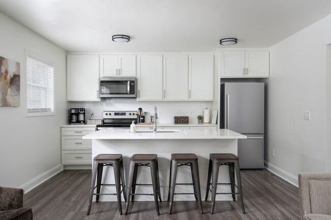 Photo - 512 Wonder Ln