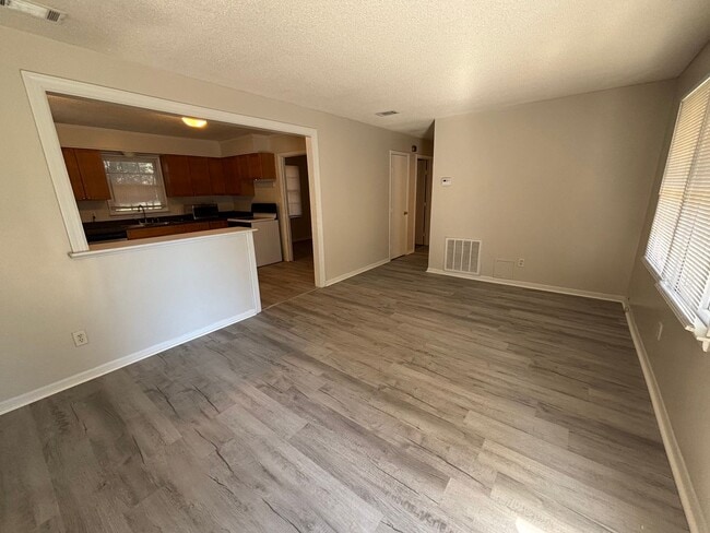 Photo - FOR RENT