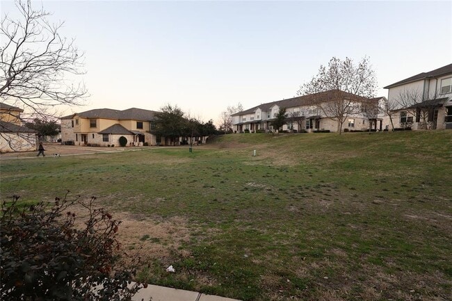 Photo - 2101 Town Centre Dr Unidad 1705