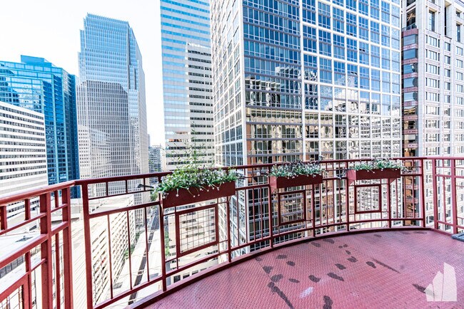 Photo - 208 W Washington St Unit 1911