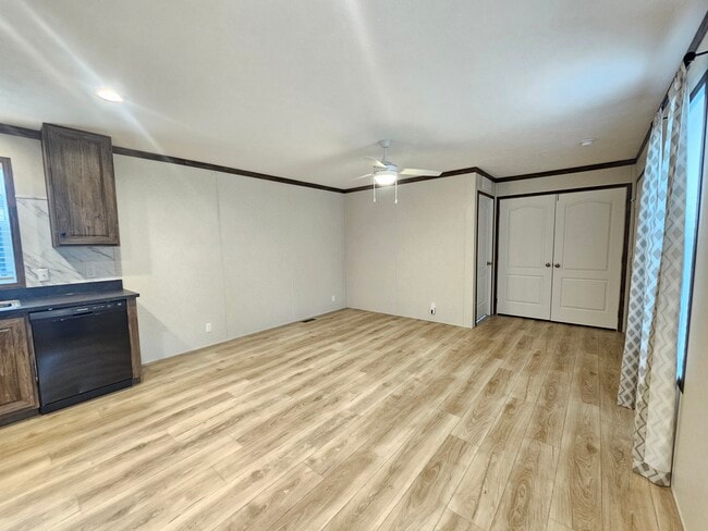 Photo - 46000 Geddes Rd