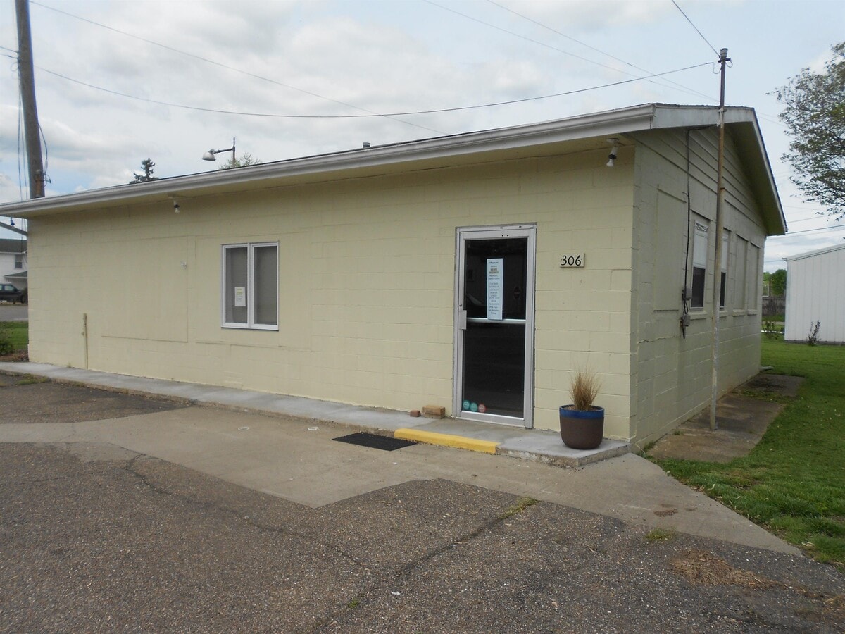 Photo - 306 W Union St