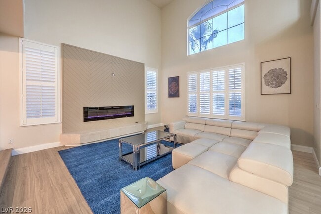 4453 Melrose Abbey Pl