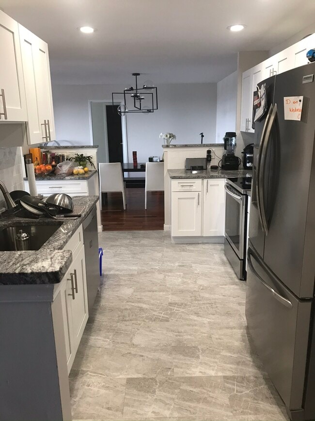 Cocina - 250 S Reynolds St Unidad 1505